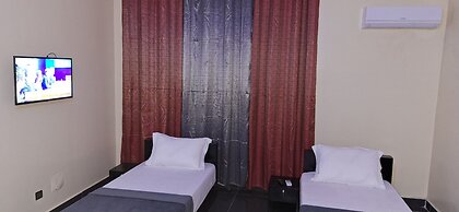 Royal Blue Guest House & Bar