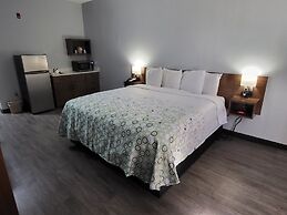 HomeTowne Studios by Red Roof Prattville