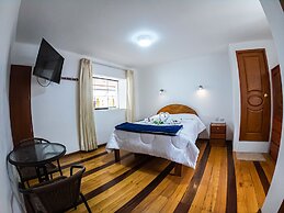 Hotel Los Laureles