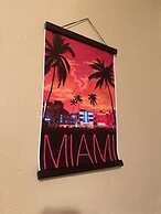 Miami Vibes Hostel-Like Shared Room