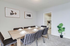 Bright Comfort in DC Apts