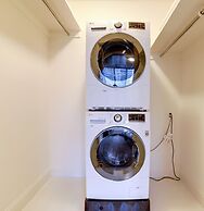 Bright Comfort in DC Apts