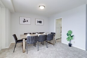 Bright Comfort in DC Apts