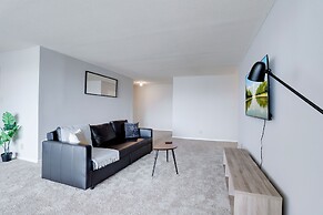 Bright Comfort in DC Apts