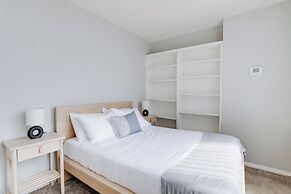 Bright Comfort in DC Apts