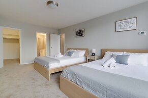 Bright Comfort in DC Apts