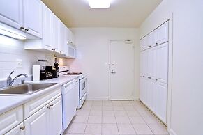 Bright Comfort in DC Apts