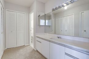 Bright Comfort in DC Apts