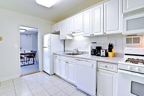 Bright Comfort in DC Apts