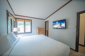 Tennis Townhomes 1323