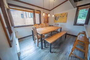 Tennis Townhomes 1323