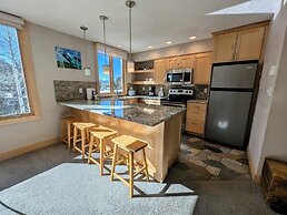 Argentine Court 1516