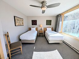 Argentine Court 1516