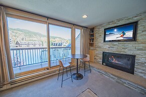 Argentine Court 1516