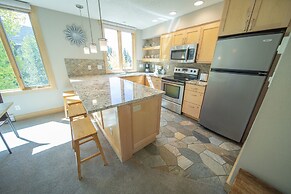 Argentine Court 1516