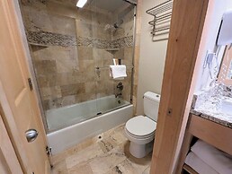 Argentine Court 1516