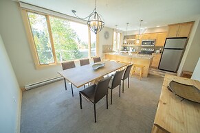 Argentine Court 1516