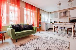 Lovely Flat w Balcony 5 min to Istiklal Ave