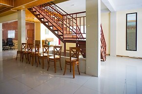 OYO 93066 D'niel Homestay Syariah