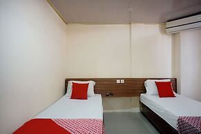 OYO 93066 D'niel Homestay Syariah