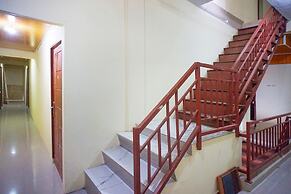 OYO 93066 D'niel Homestay Syariah