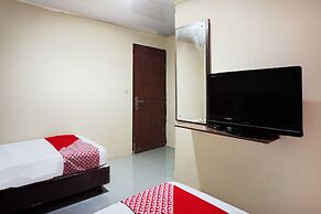 OYO 93066 D'niel Homestay Syariah