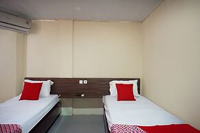 OYO 93066 D'niel Homestay Syariah