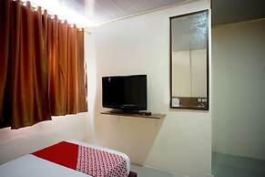 OYO 93066 D'niel Homestay Syariah