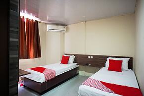 OYO 93066 D'niel Homestay Syariah