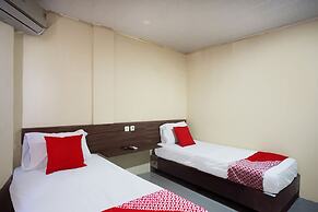 OYO 93066 D'niel Homestay Syariah