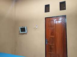 OYO 93073 Penginapan 69