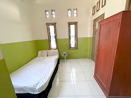 OYO Life 93075 Nova Jaya 2 Homestay Syariah