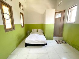 OYO Life 93075 Nova Jaya 2 Homestay Syariah