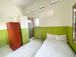 OYO Life 93075 Nova Jaya 2 Homestay Syariah