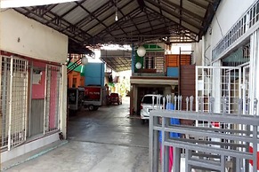 OYO 93071 Home Stay Kembar Syariah