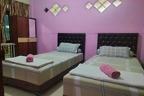 OYO 93071 Home Stay Kembar Syariah