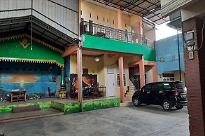 OYO 93071 Home Stay Kembar Syariah