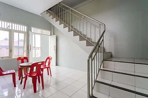 OYO 93071 Home Stay Kembar Syariah