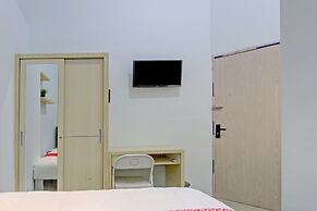 OYO 93095 New Puspa Residence