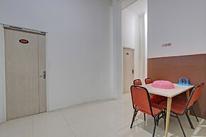 OYO 93095 New Puspa Residence