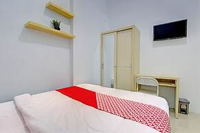 OYO 93095 New Puspa Residence