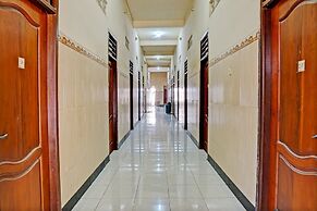 OYO 93107 Homestay H Syarif Syariah – Bandar Gresik