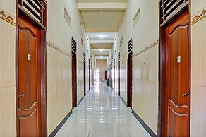 OYO 93107 Homestay H Syarif Syariah – Bandar Gresik