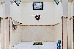 OYO 93107 Homestay H Syarif Syariah – Bandar Gresik