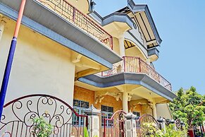 OYO 93108 Homestay H Syarif Syariah – RA Kartini