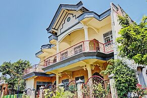 OYO 93108 Homestay H Syarif Syariah – RA Kartini