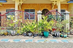 OYO 93108 Homestay H Syarif Syariah – RA Kartini