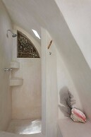 Unique Jungle Dome Ha With Kitchen