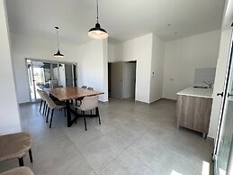 Luxury Temporary Rental With Pool in Caballito