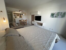 Luxury Temporary Rental With Pool in Caballito